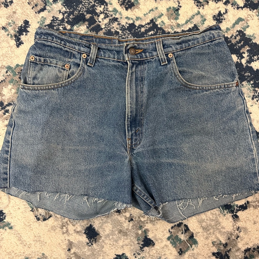 Vintage Levi’s denim shorts!